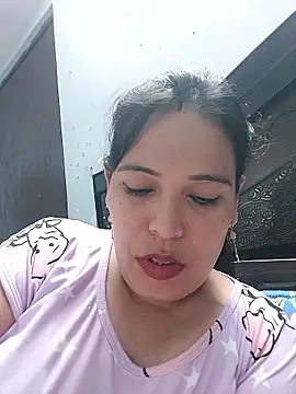 Snapshot of Poojabhabi101 chatting on 06-04-26, 06:07 Poojabhabi101 online show from 06-04-26, 06:07