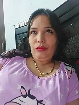 Snapshot of Poojabhabi101 chatting on 06-19-26, 05:24 Poojabhabi101 online show from 06-19-26, 05:24