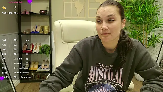 SelineSole online show from 02-12-26, 04:07