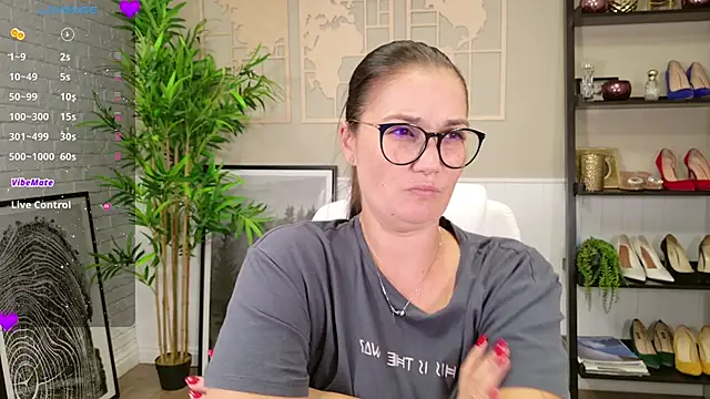 SelineSole online show from 09-10-25, 03:11