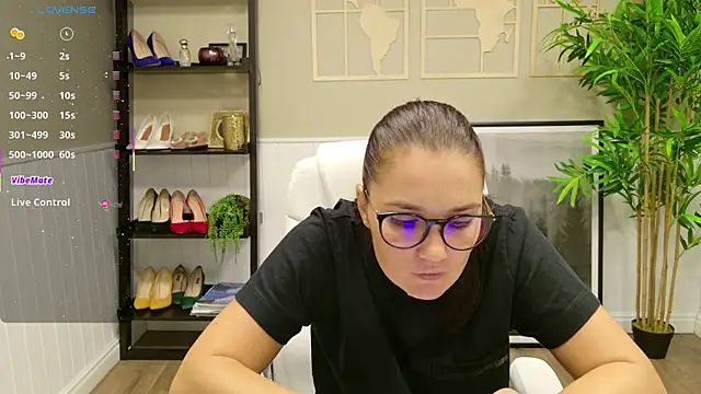 SelineSole online show from 09-25-25, 03:07