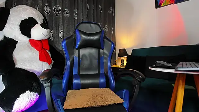 LiamCossio  online show from 04-13-26, 11:14