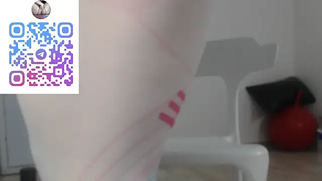 girl squiting online show from 10-19-25, 09:06