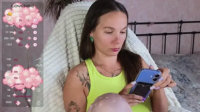 lil luna x online show from 05-27-26, 03:52