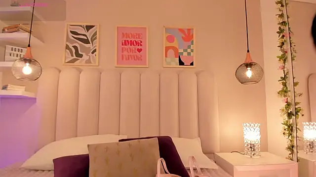 cute  cherry  online show from 09-18-25, 08:01