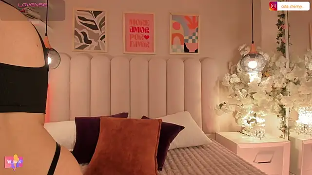 cute  cherry  online show from 10-28-25, 08:52