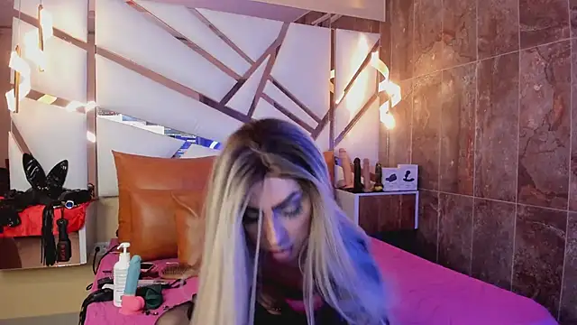 Snapshot of AlejandraDangerGirl chatting on 02-12-25, 12:22 AlejandraDangerGirl online show from 02-12-25, 12:22