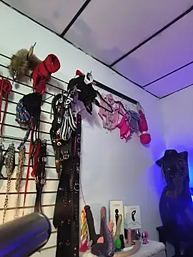 mal x online show from 04-11-26, 06:21