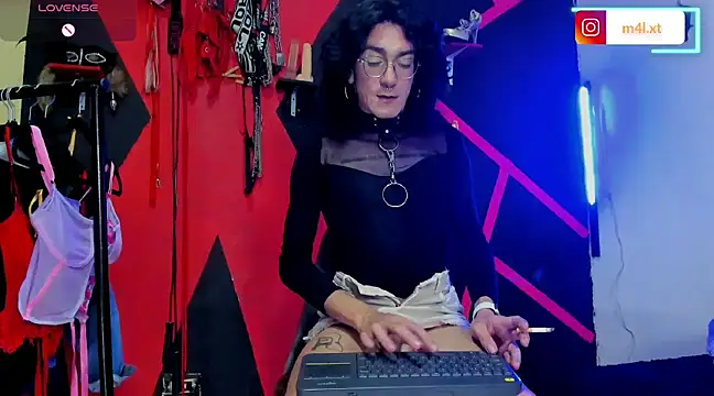 Snapshot of mal_x chatting on 03-02-25, 06:27 mal x online show from 03-02-25, 06:27