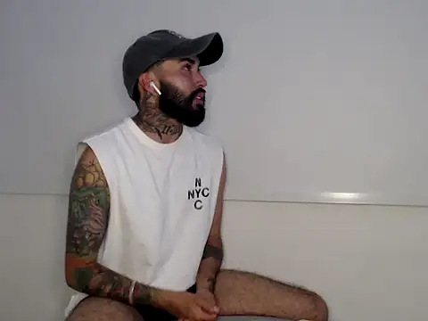 transgenderboy online show from 05-30-26, 04:19