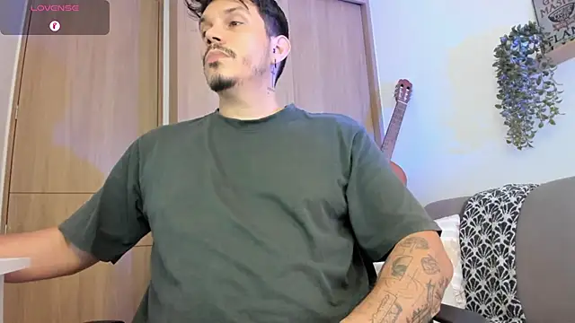 Snapshot of alejandro_stark chatting on 07-01-26, 02:39 alejandro stark online show from 07-01-26, 02:39