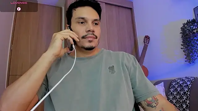 Snapshot of alejandro_stark chatting on 07-08-26, 05:24 alejandro stark online show from 07-08-26, 05:24