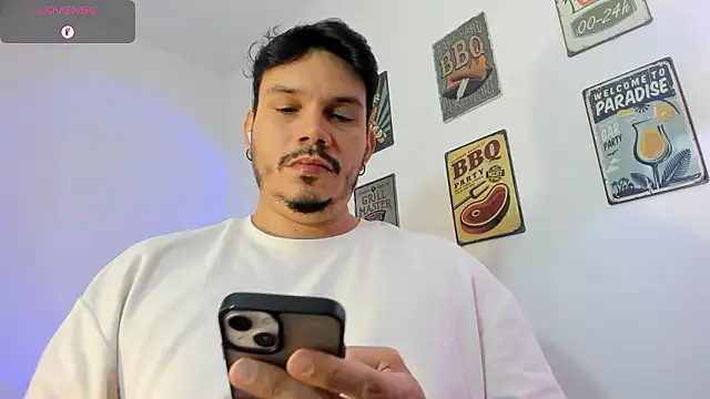 Snapshot of alejandro_stark chatting on 02-03-26, 12:43 alejandro stark online show from 02-03-26, 12:43