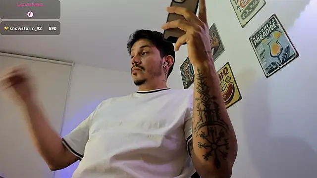 Snapshot of alejandro_stark chatting on 02-02-26, 11:37 alejandro stark online show from 02-02-26, 11:37