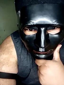 Snapshot of Kidding_Road chatting on 11-17-25, 03:32 Kidding Road online show from 11-17-25, 03:32