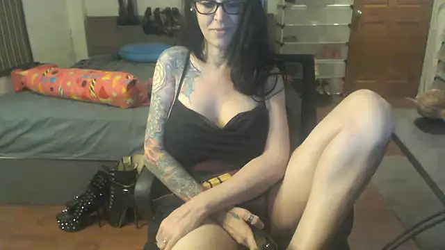 Snapshot of VenusX chatting on 09-26-25, 05:42 VenusX online show from 09-26-25, 05:42