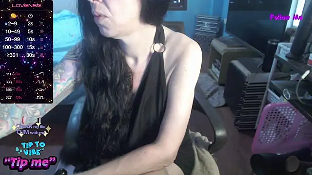Snapshot of VenusX chatting on 06-10-26, 04:57 VenusX online show from 06-10-26, 04:57