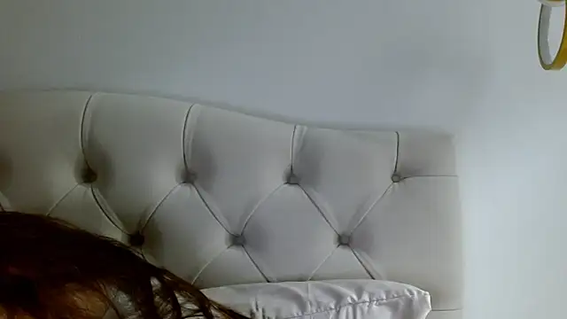 Snapshot of Mika_Gold chatting on 06-18-26, 07:52 Mika Gold online show from 06-18-26, 07:52