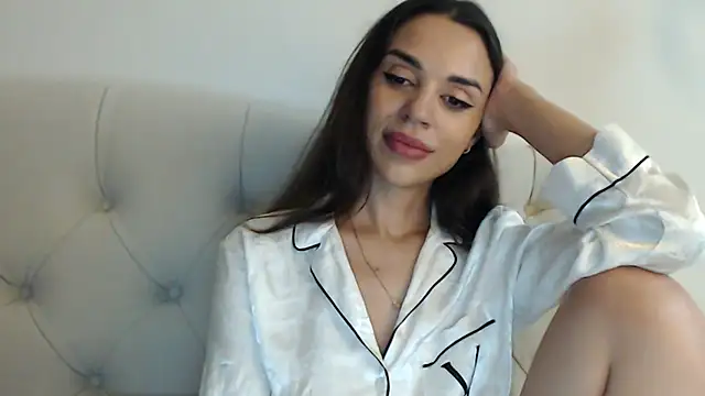 Snapshot of Mika_Gold chatting on 10-13-25, 10:21 Mika Gold online show from 10-13-25, 10:21