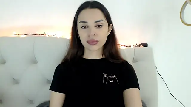 Mika Gold online show from 12-15-25, 12:22