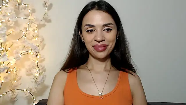 Snapshot of Mika_Gold chatting on 10-15-25, 11:40 Mika Gold online show from 10-15-25, 11:40
