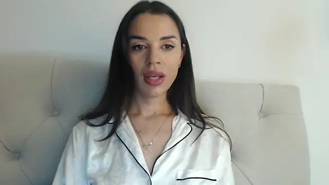 Snapshot of Mika_Gold chatting on 10-03-25, 05:03 Mika Gold online show from 10-03-25, 05:03