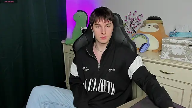 Vincent Strong online show from 02-08-26, 05:54