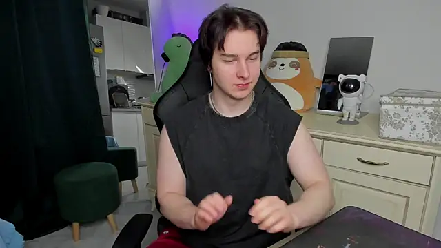 Vincent Strong online show from 05-04-26, 07:22