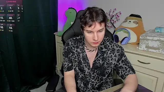 Vincent Strong online show from 02-11-26, 07:41