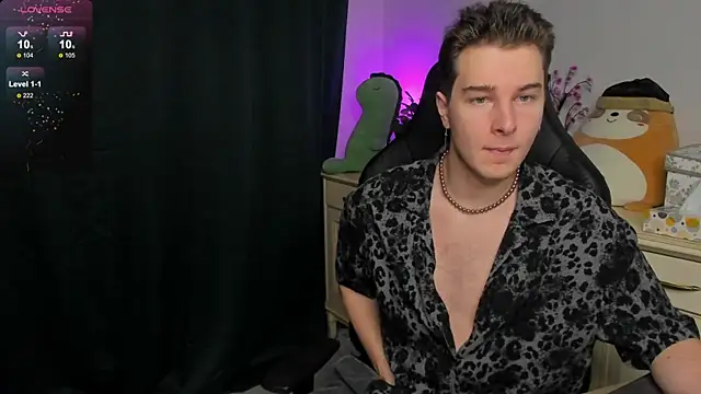 Vincent Strong online show from 12-04-25, 03:38