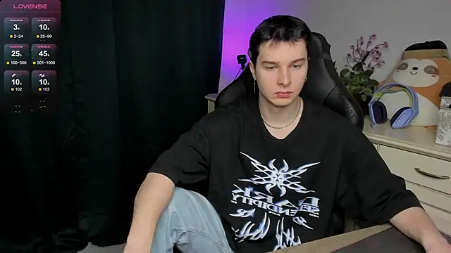 Vincent Strong online show from 12-15-25, 08:20