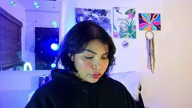 GigiiStone online show from 10-27-25, 10:00