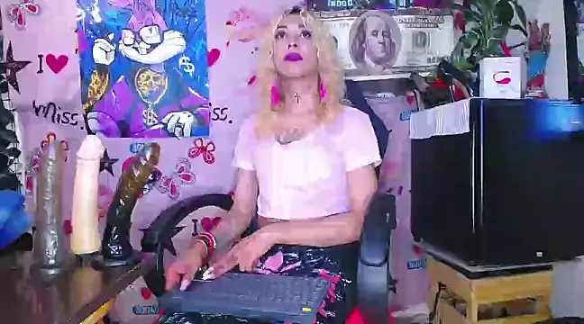 Snapshot of flaquita_corall chatting on 03-13-25, 01:43 flaquita corall online show from 03-13-25, 01:43