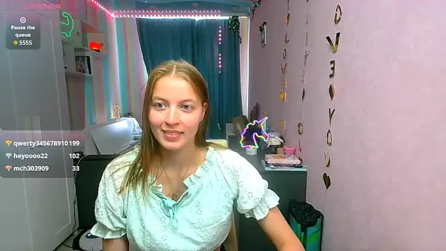 Snapshot of __Aphrodita__wow__ chatting on 09-20-25, 08:52 Aphrodita wow online show from 09-20-25, 08:52