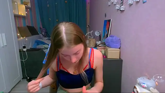 Snapshot of __Aphrodita__wow__ chatting on 02-19-25, 04:00 Aphrodita wow online show from 02-19-25, 04:00