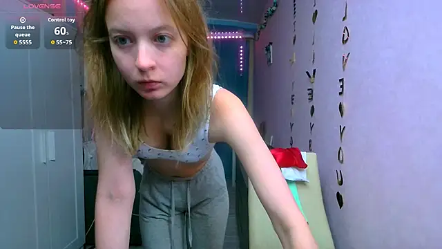 Snapshot of __Aphrodita__wow__ chatting on 10-04-25, 01:12 Aphrodita wow online show from 10-04-25, 01:12