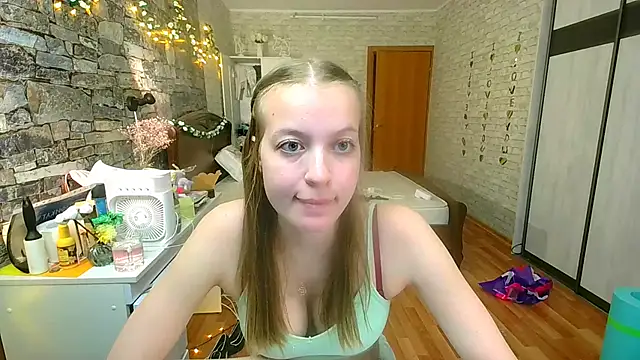 Snapshot of __Aphrodita__wow__ chatting on 05-15-26, 03:32 Aphrodita wow online show from 05-15-26, 03:32