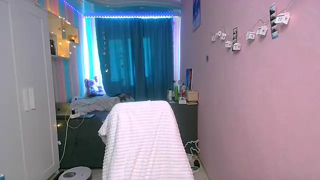 Snapshot of __Aphrodita__wow__ chatting on 03-20-25, 11:27 Aphrodita wow online show from 03-20-25, 11:27