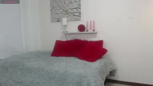 sofia perez    online show from 04-17-26, 08:22