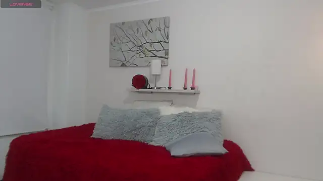 sofia perez    online show from 05-25-26, 08:18