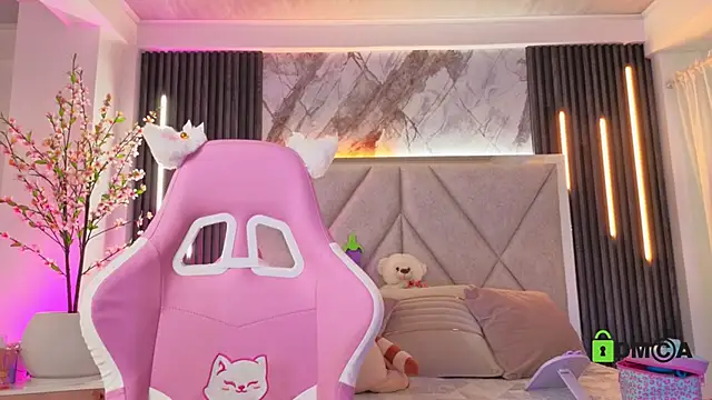 Happy tits online show from 06-04-26, 02:11