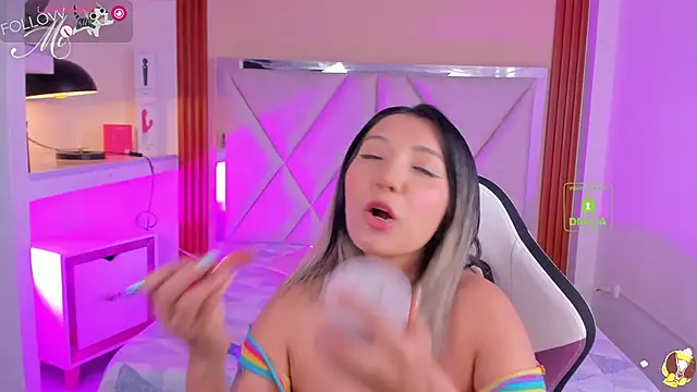 Happy tits online show from 09-10-25, 07:46