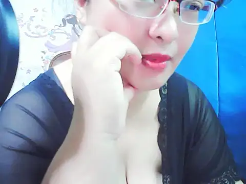 Snapshot of xiaorou-z chatting on 09-10-25, 04:33 xiaorou-z online show from 09-10-25, 04:33