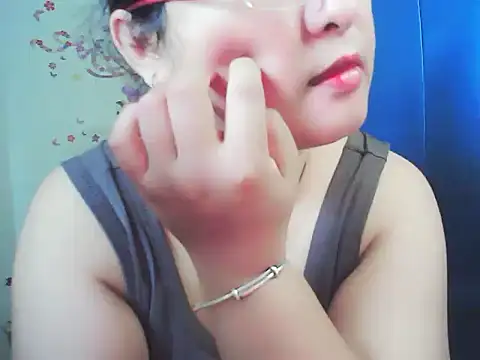 Snapshot of xiaorou-z chatting on 10-11-25, 06:36 xiaorou-z online show from 10-11-25, 06:36