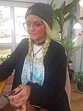 anyalikestosuck online show from 12-16-25, 06:12