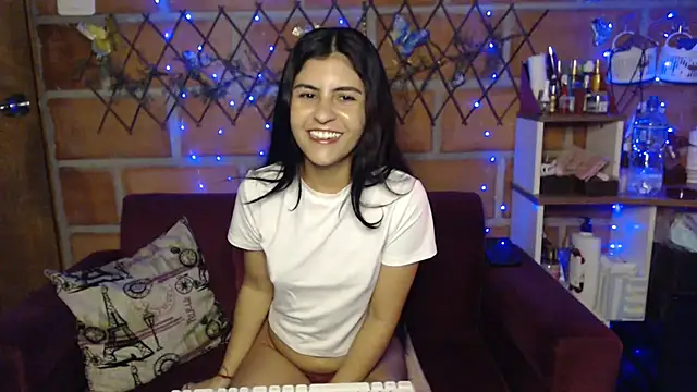 Snapshot of Nathacha chatting on 10-08-25, 10:43 Nathacha online show from 10-08-25, 10:43