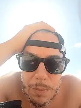 Snapshot of pigboybi chatting on 09-20-25, 01:05 pigboybi online show from 09-20-25, 01:05