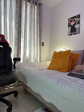 zafiro mo0n online show from 03-15-26, 04:25