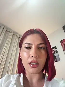 Snapshot of zafiro_mo0n chatting on 02-13-26, 10:54 zafiro mo0n online show from 02-13-26, 10:54