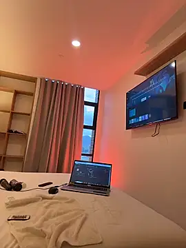 zafiro mo0n online show from 04-04-26, 10:27